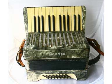 VINTAGE GERMAN Accordion HOHNER STUDENT IV 32 Bass eBay