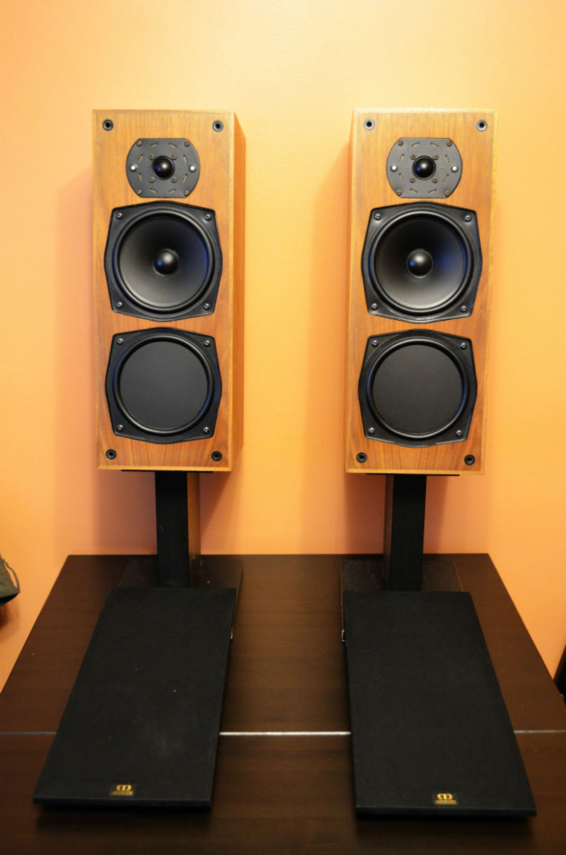 Monitor store audio r152