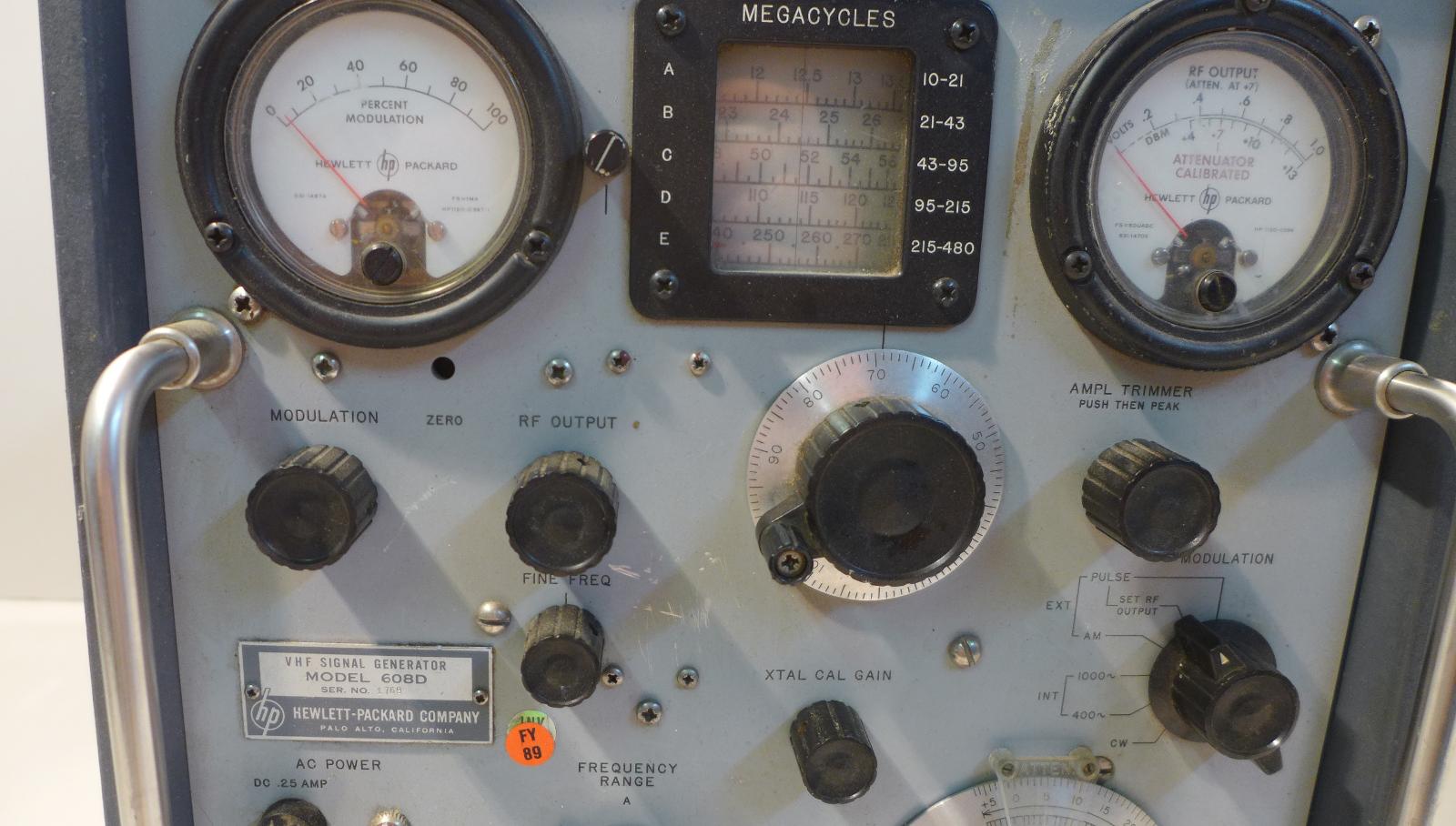 Vintage HP 608D VHF Signal Generator with Manual eBay