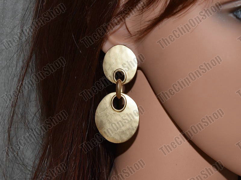 3/"long RETRO CLIP ON EARRINGS hammered discs MATT GOLD TONE big vintage style