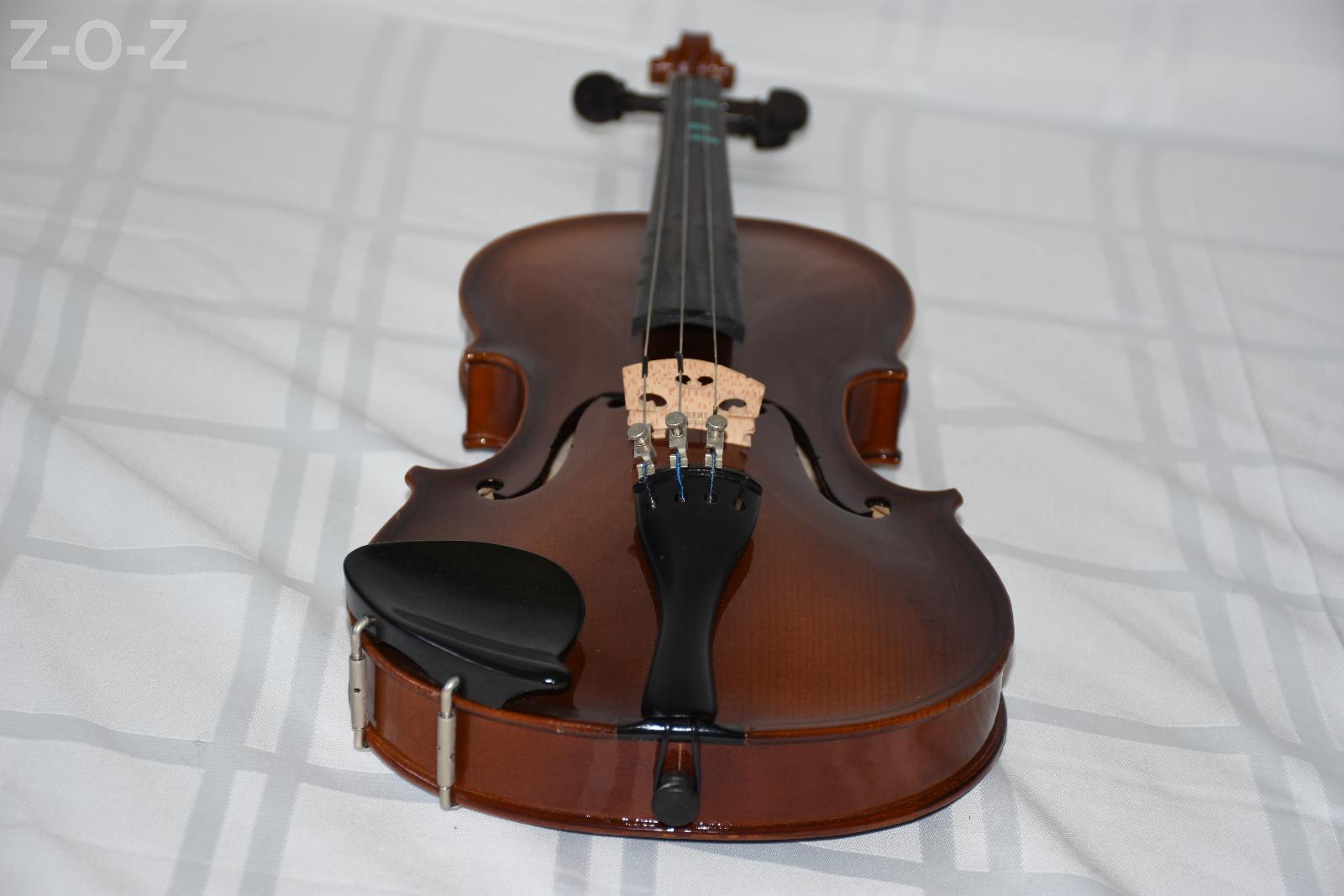 チェコ製 バイオリン Antonius Stradivarius モデル 4/4 裏板1枚