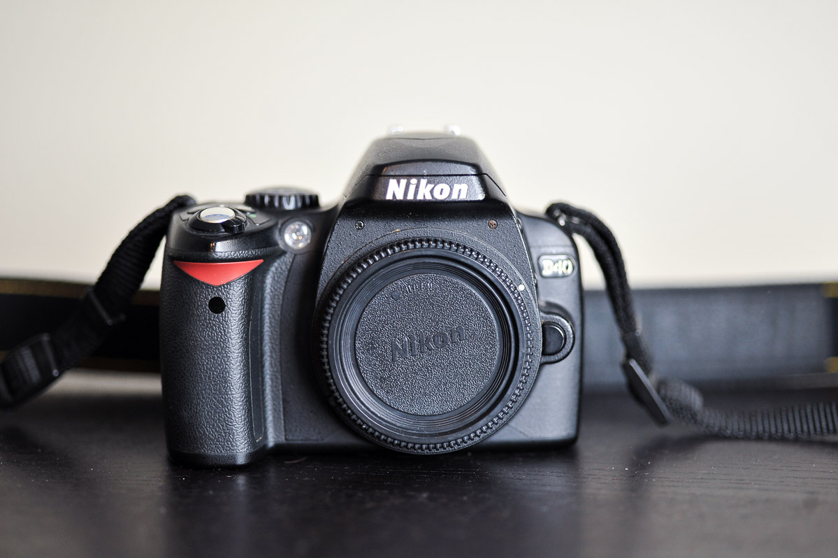 Nikon D40 Camera Kit w/ Nikon Lens, Bag, and More! | eBay