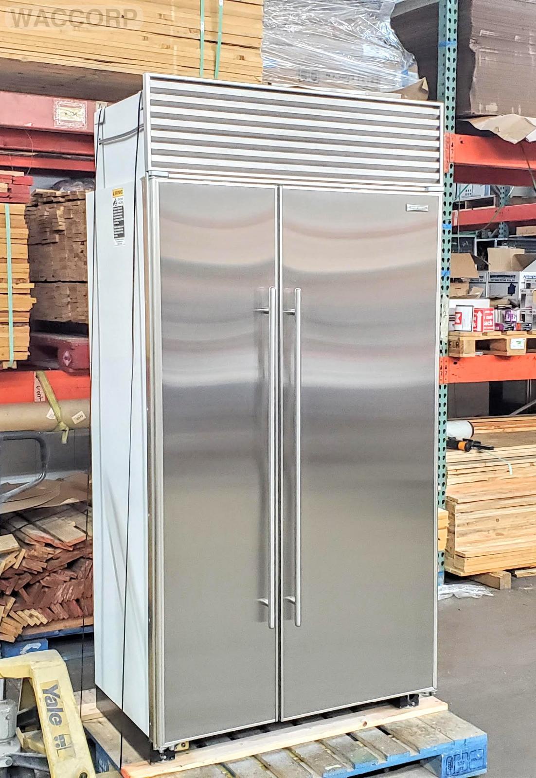 SUBZERO 42" 642/S STAINLESS STEEL REFRIGERATOR w/TUBULAR HANDLES45