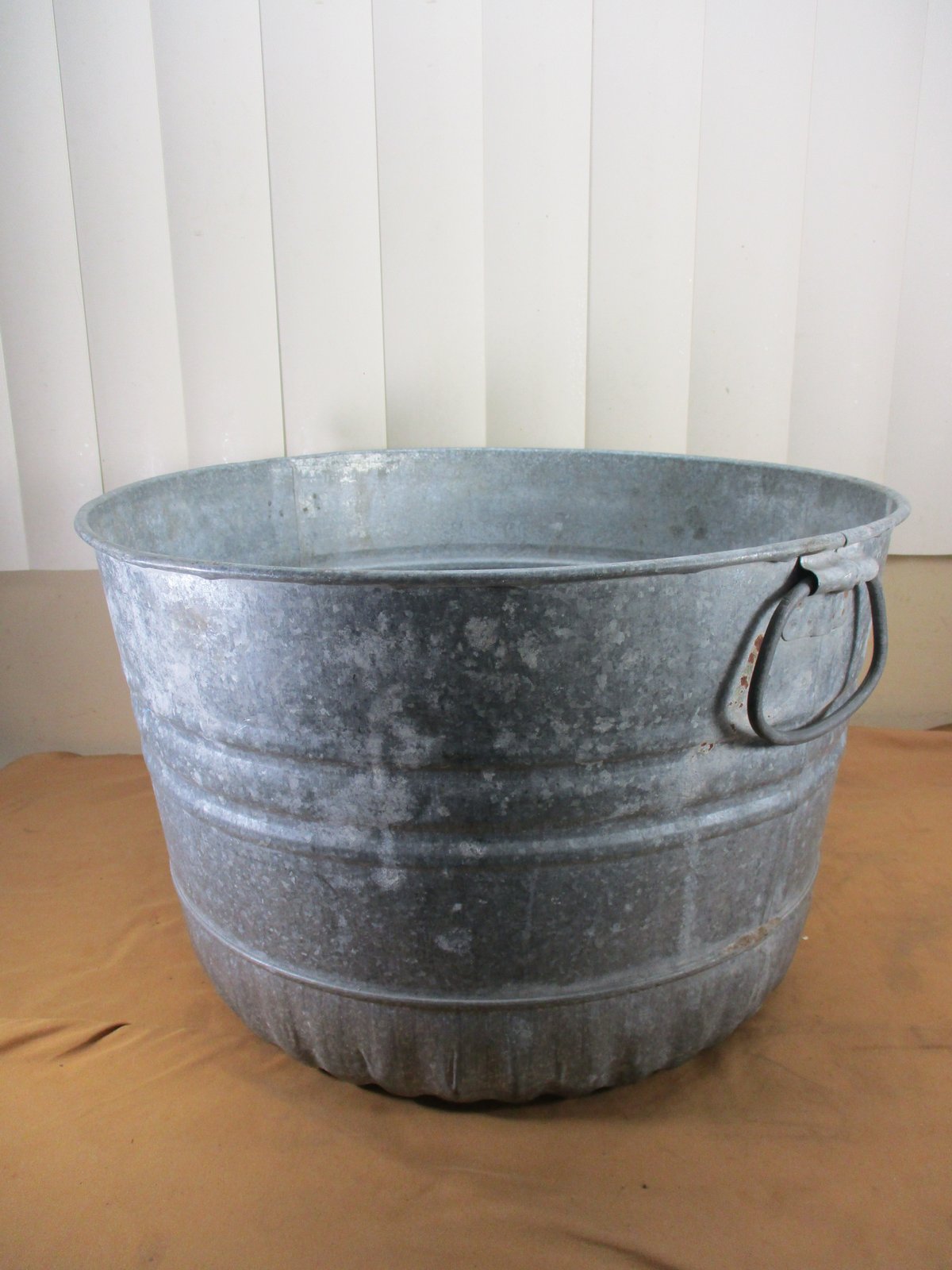 Vintage Galvanized Metal Steel Bushel Wash Tub Planter w