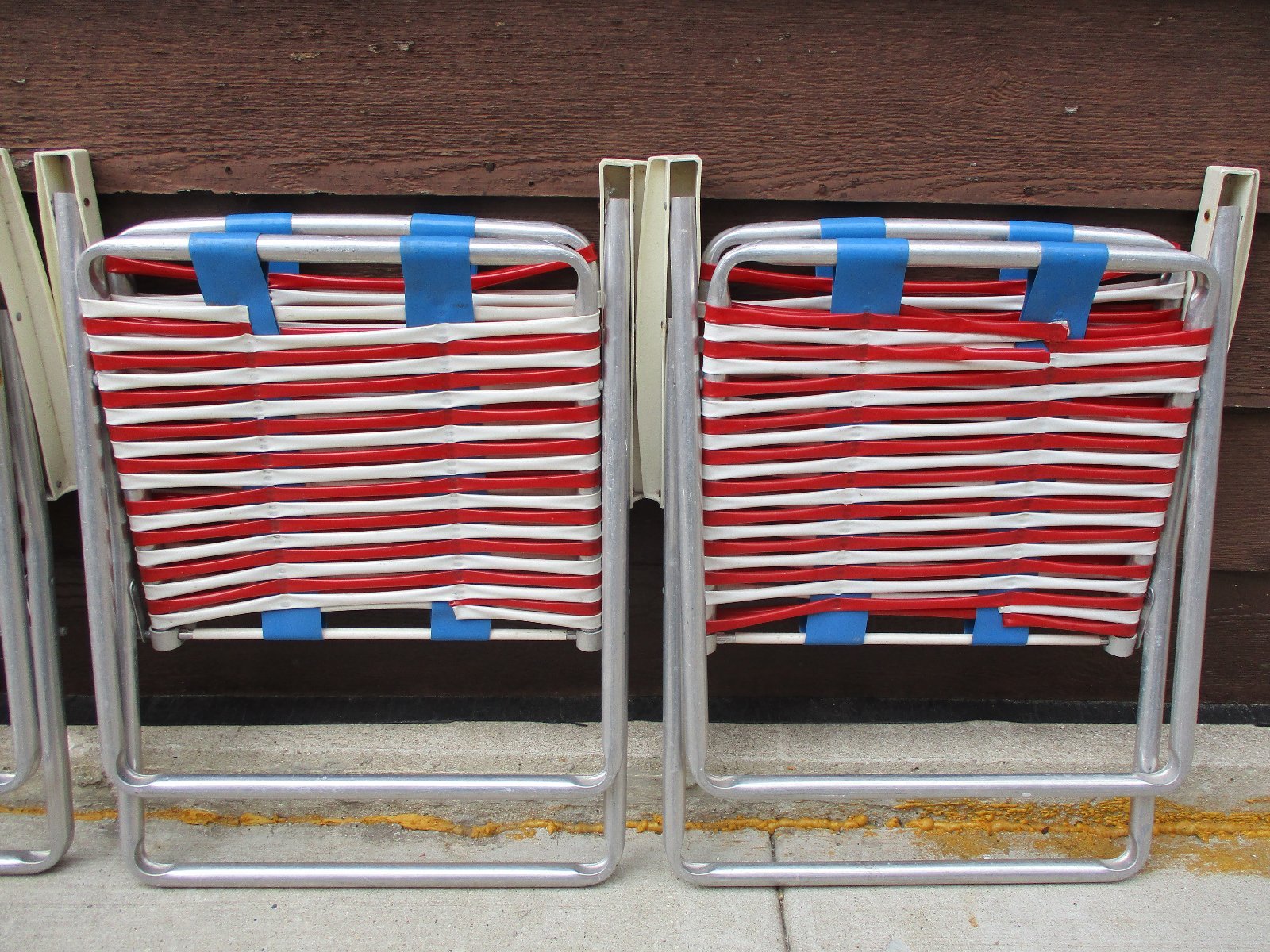 Red white and blue lawn deals chairs