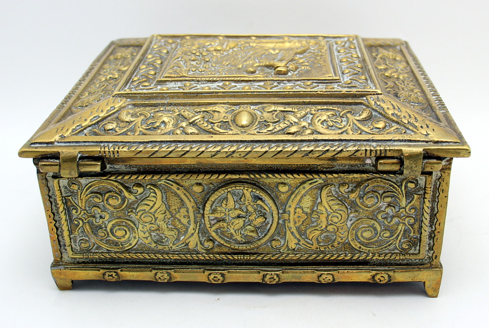 HEAVY ANTIQUE CAST BRASS MEDIEVAL STYLE JEWELRY CASKET / BOX | eBay