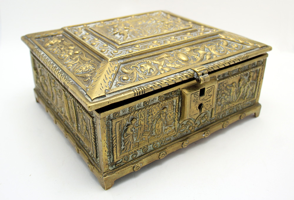 Heavy Antique Cast Brass Medieval Style Jewelry Casket   Box 