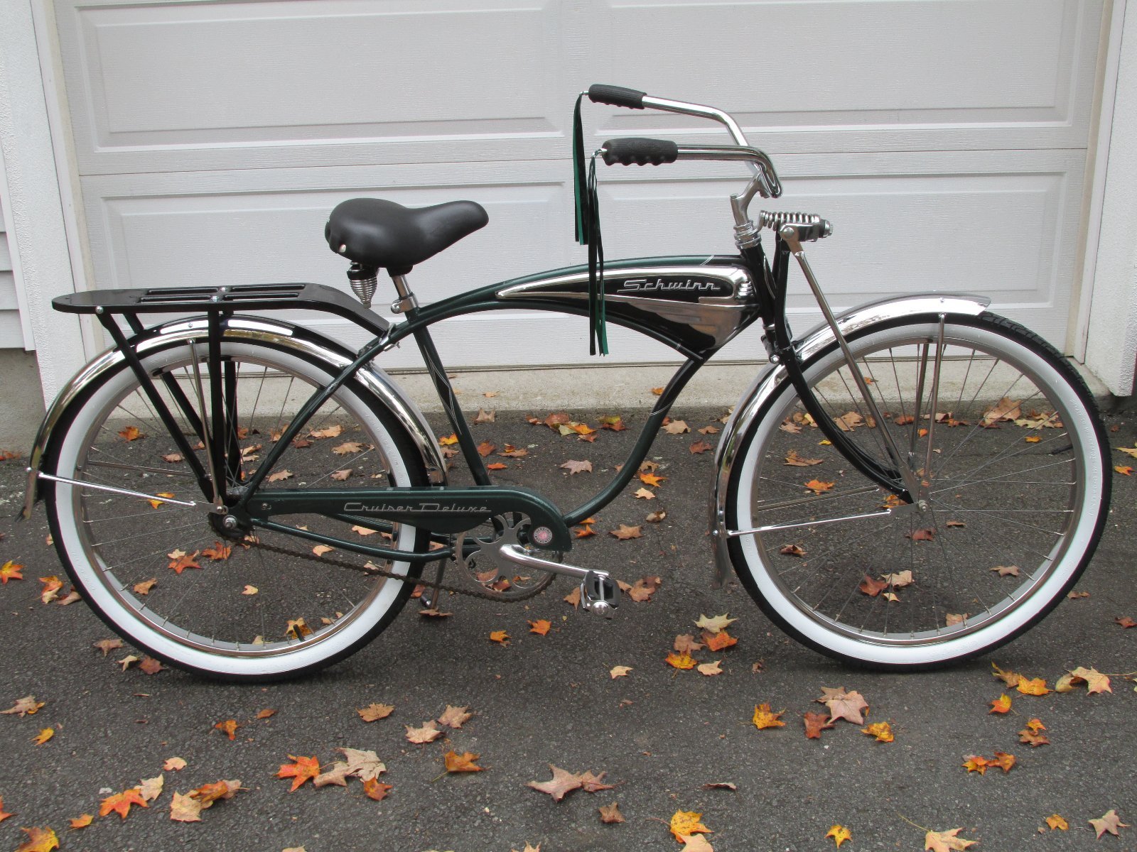 Schwinn cruiser outlet deluxe 100th anniversary