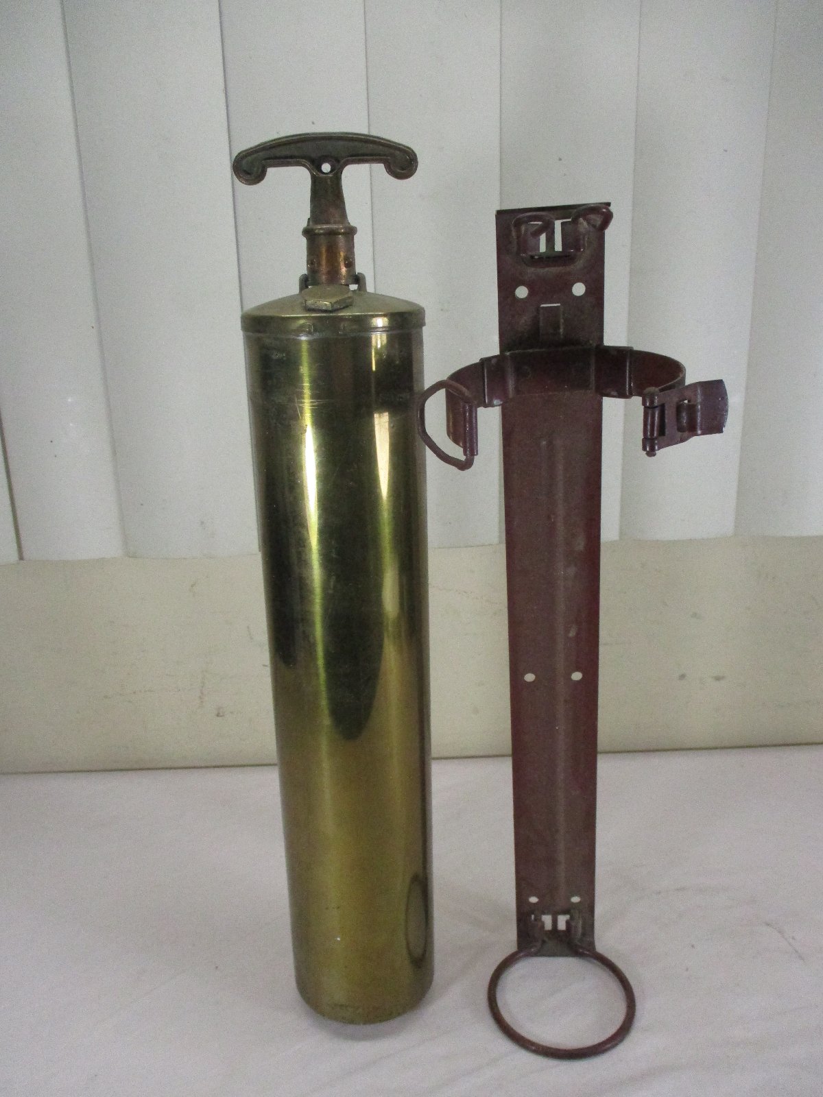 Vintage General Quick Aid Fire Guard Fire Extinguisher Model 95 HD with