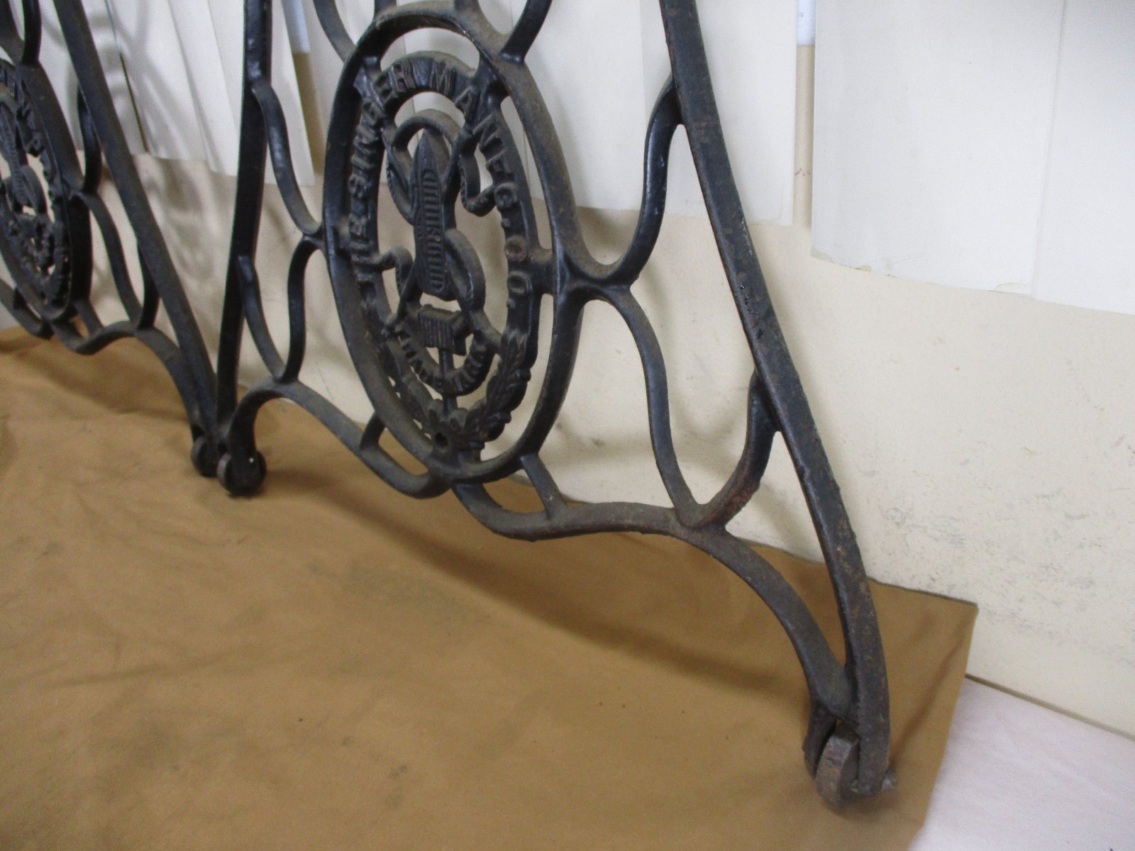 Vintage ORNATE Singer Sewing Machine Cast Iron Treadle Base Legs Set on