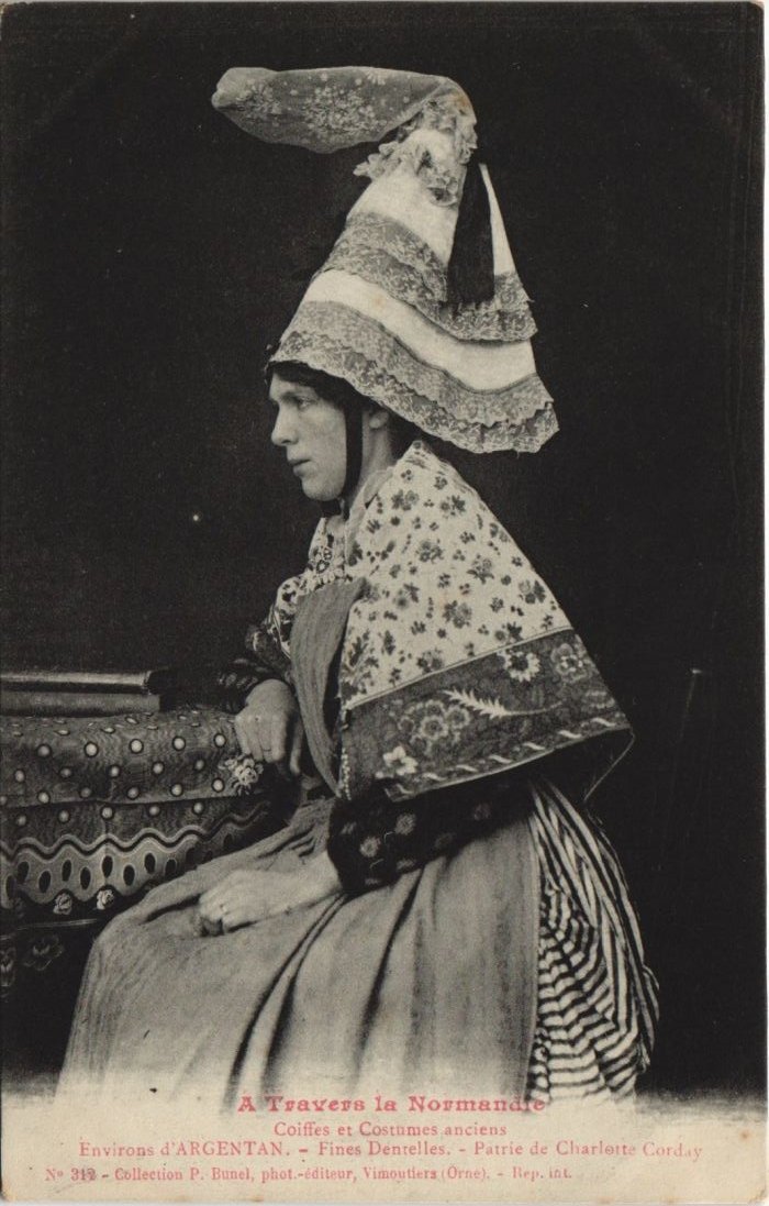 CPA ARGENTAN - Antique Headdresses & Costumes - Fine Lace (29513)