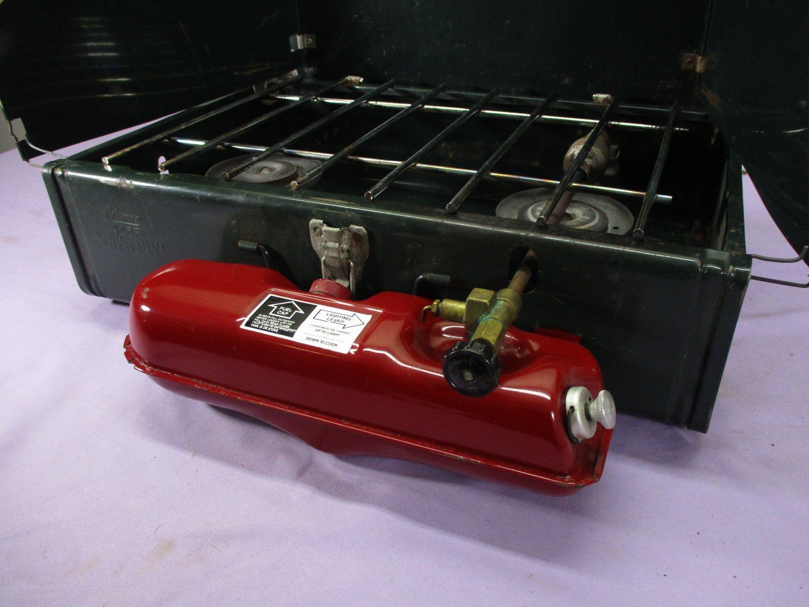 Vintage Coleman 425F Double Burner Portable Gas Camping Stove