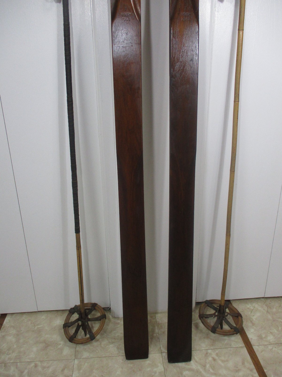 Vintage Wood Snow Skies North Bilt 82