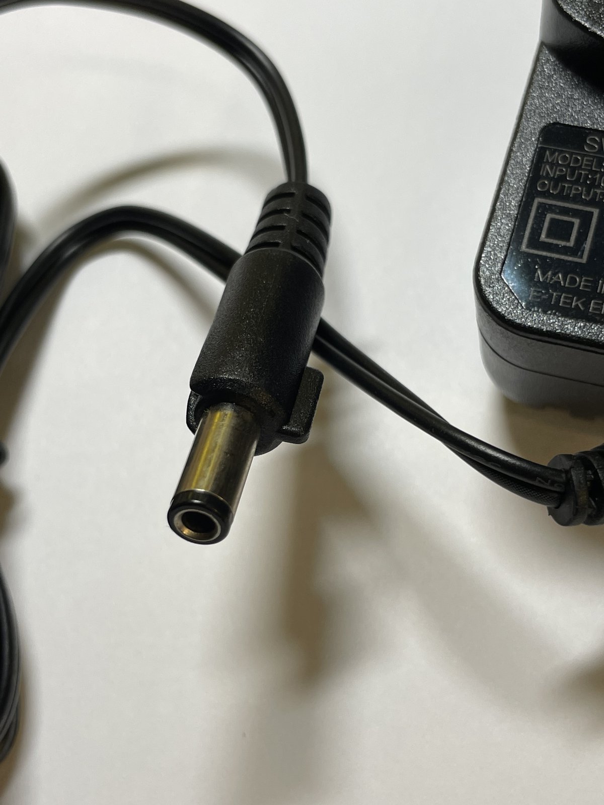 Replacement for 34V 600mA Switching Adapter ZD24W340060 for VAX Blade