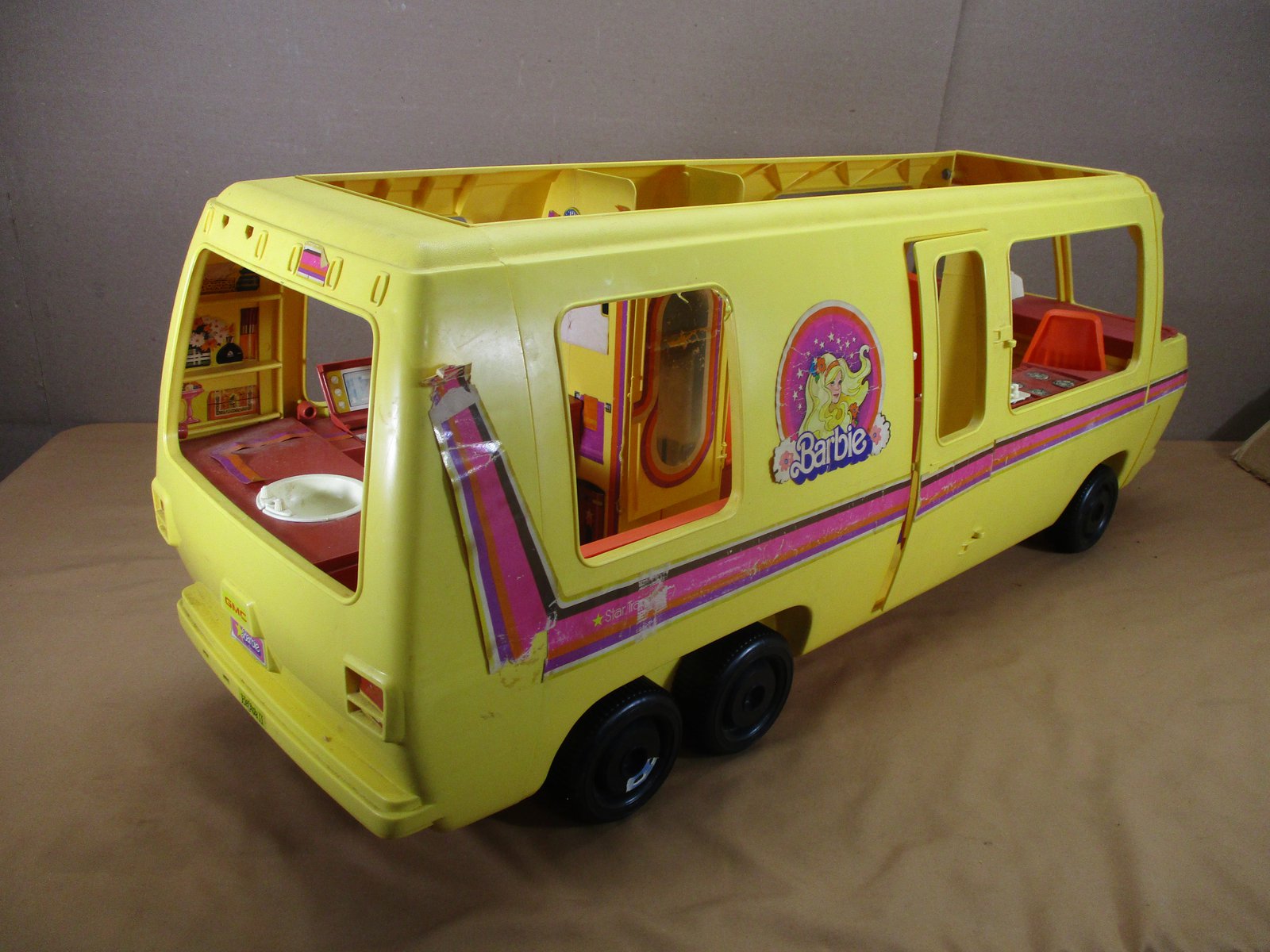 Vintage 1976 Mattel Barbie Star Traveler GMC RV Camper Bus Motor Home w/ 4  Dolls