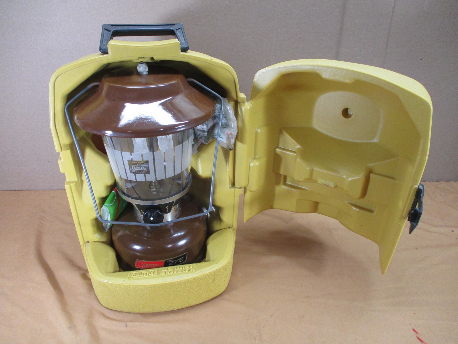 希少品　Coleman 81 Vintage 1981 Coleman 275 Dual Gas Brown Lantern Picket Fence