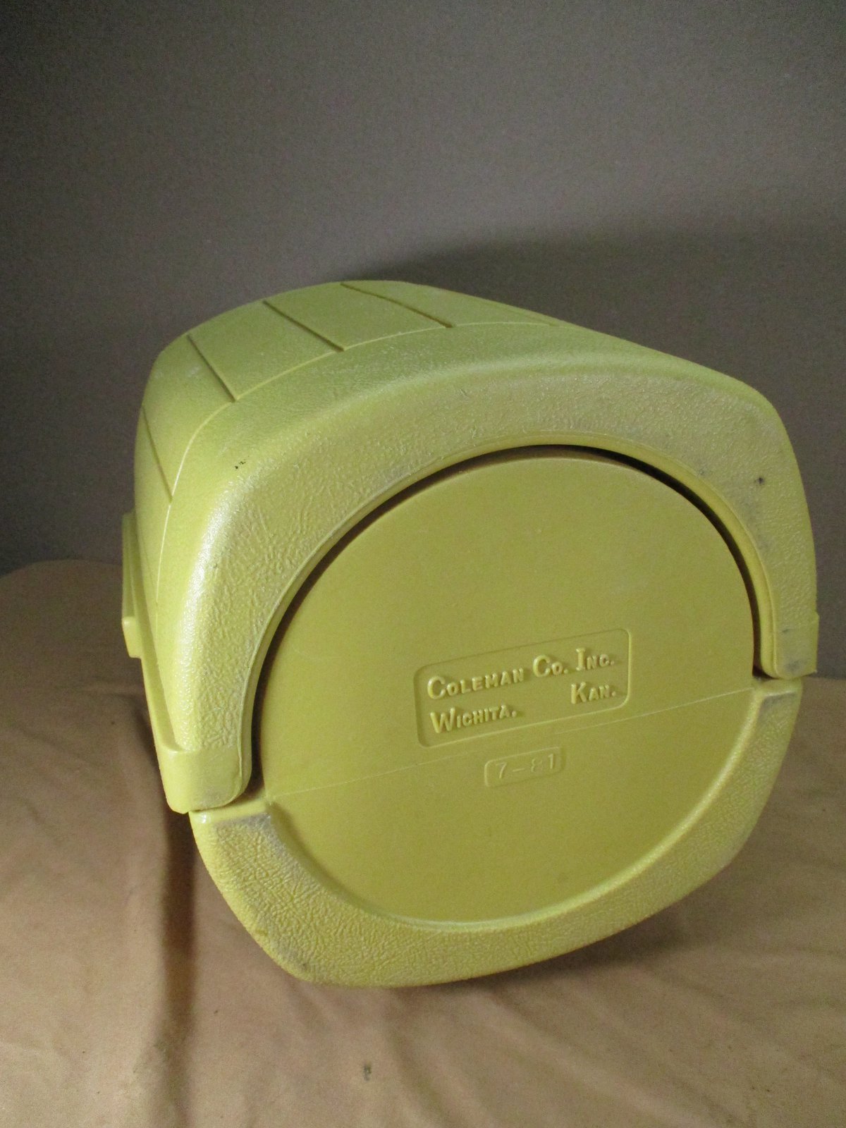 Vintage 1981 Coleman 275 Dual Gas Brown Lantern Picket Fence with