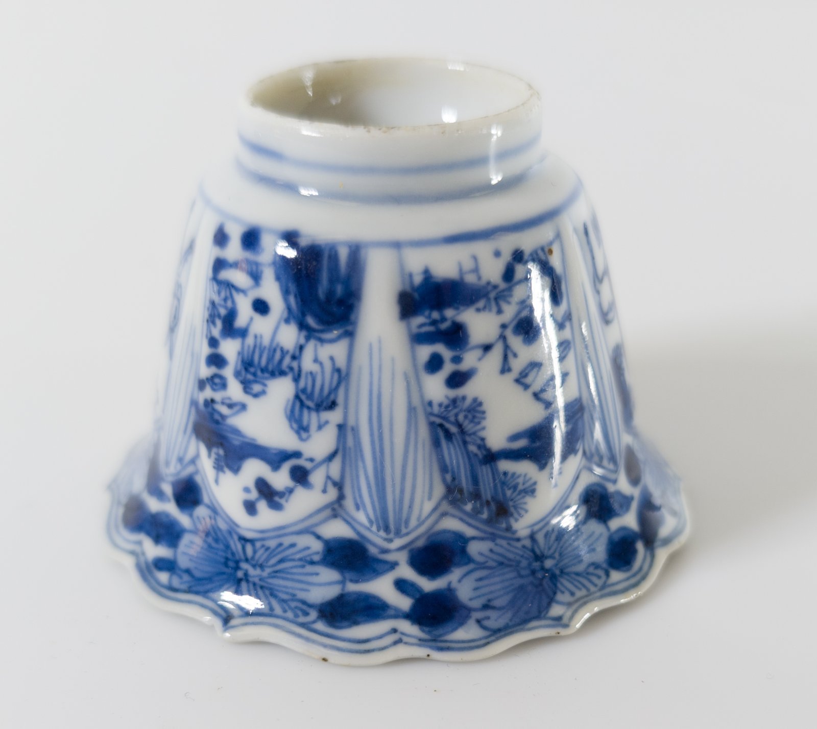 茶器　アンティーク Antique Chinese 19th C. Blue and White Kraak Style Cup and
