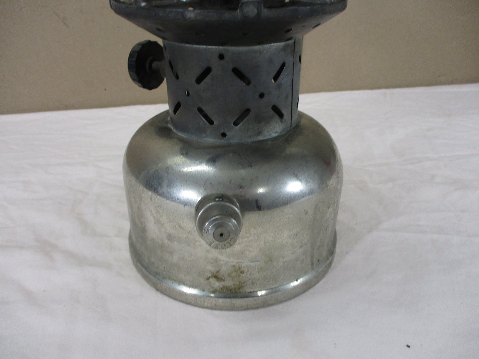 Vintage 1940's-1950's Coleman 220D Nickel Bottom Camping Lantern