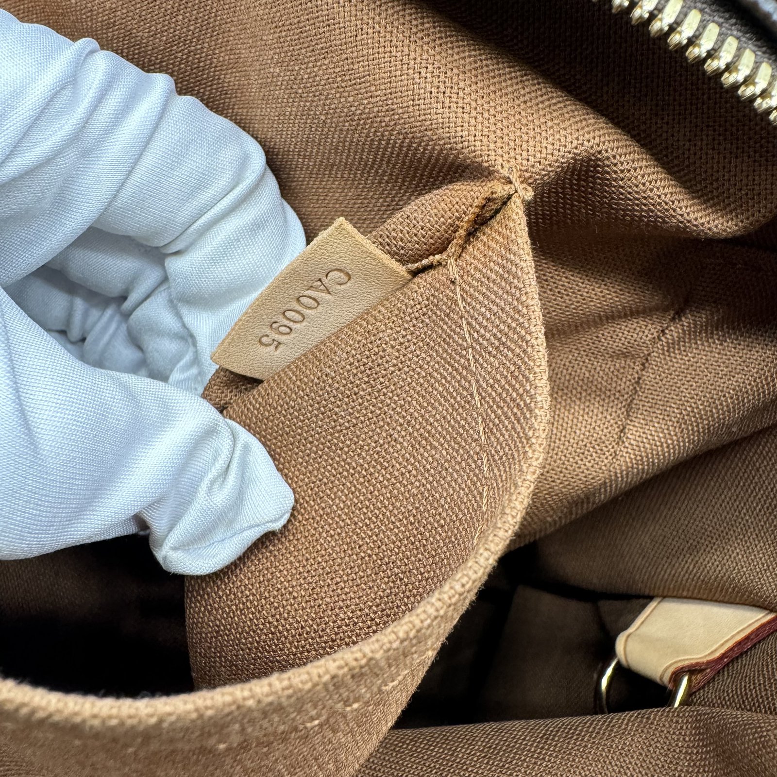 Auth LOUIS VUITTON Sac Bosphore Shoulder Bag M40043 Monogram Auth LOUIS VUITTON Sac Bosphore Shoulder Bag M40043 Monogram