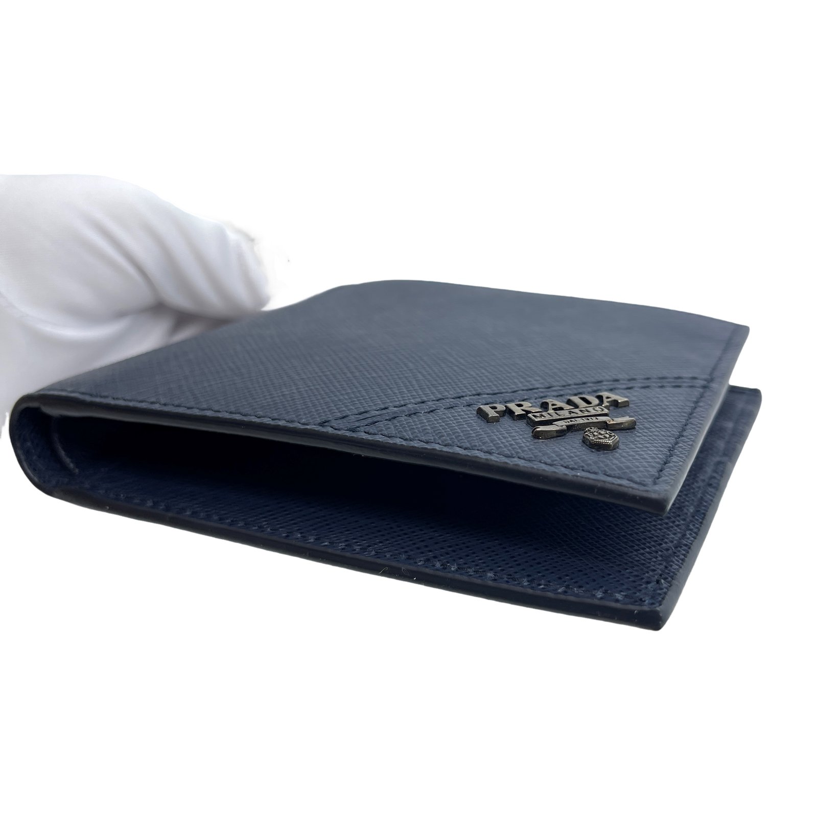 Authentic PRADA Portaf. Orizzontale Bi-fold Wallet 2MO513 Authentic PRADA Portaf. Orizzontale Bi-fold Wallet 2MO513