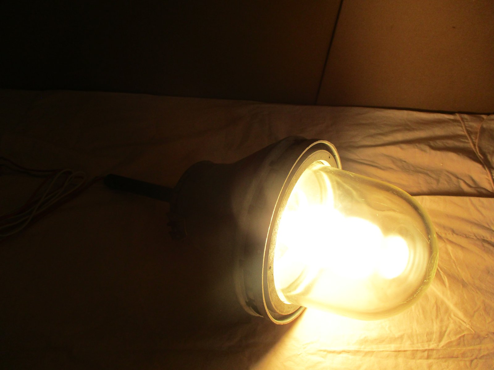 Appleton Electric Company 200W Vented Explosion Proof Light AA-51