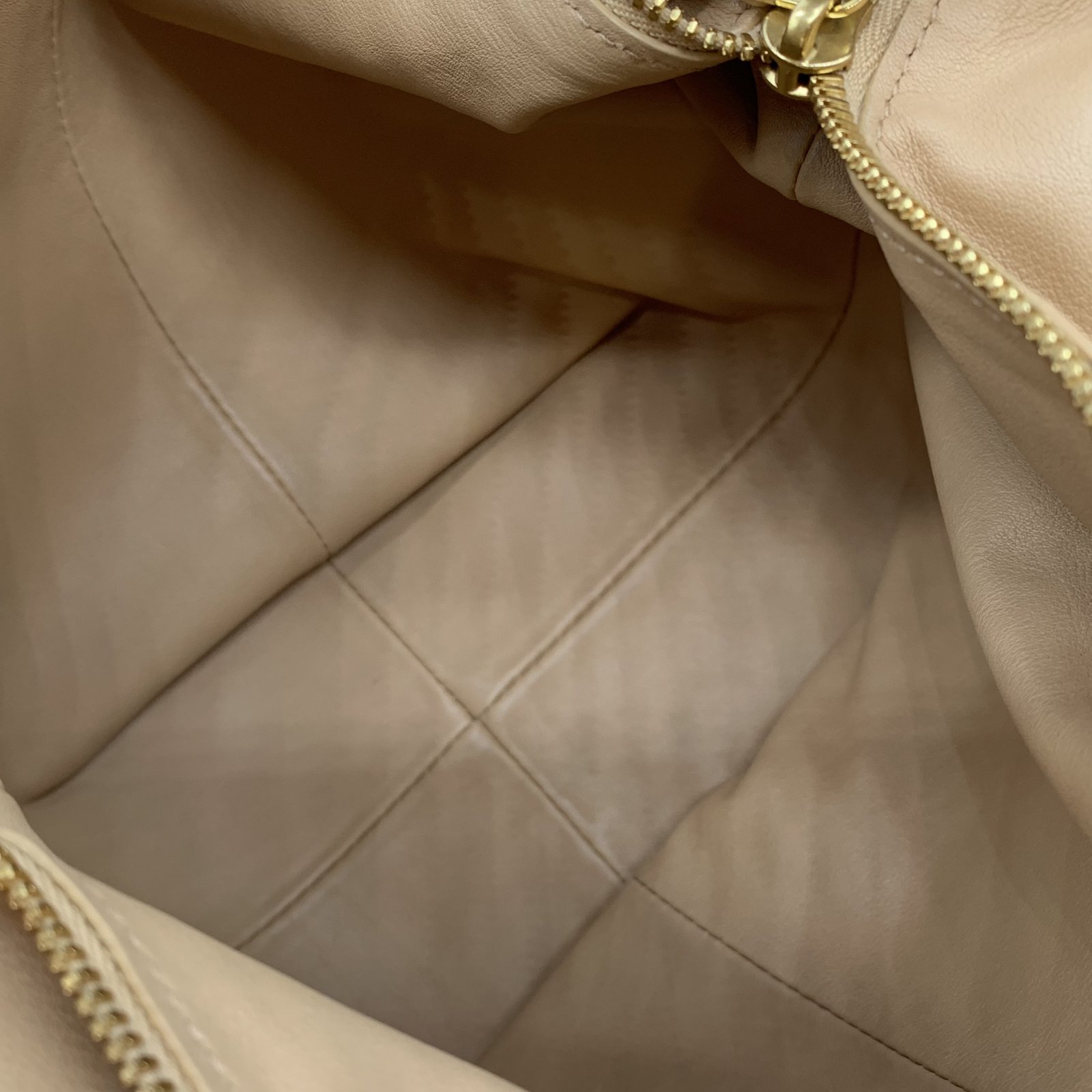 Authentic BOTTEGA VENETA Double Knot Shoulder Bag Ivory Authentic BOTTEGA VENETA Double Knot Shoulder Bag Ivory