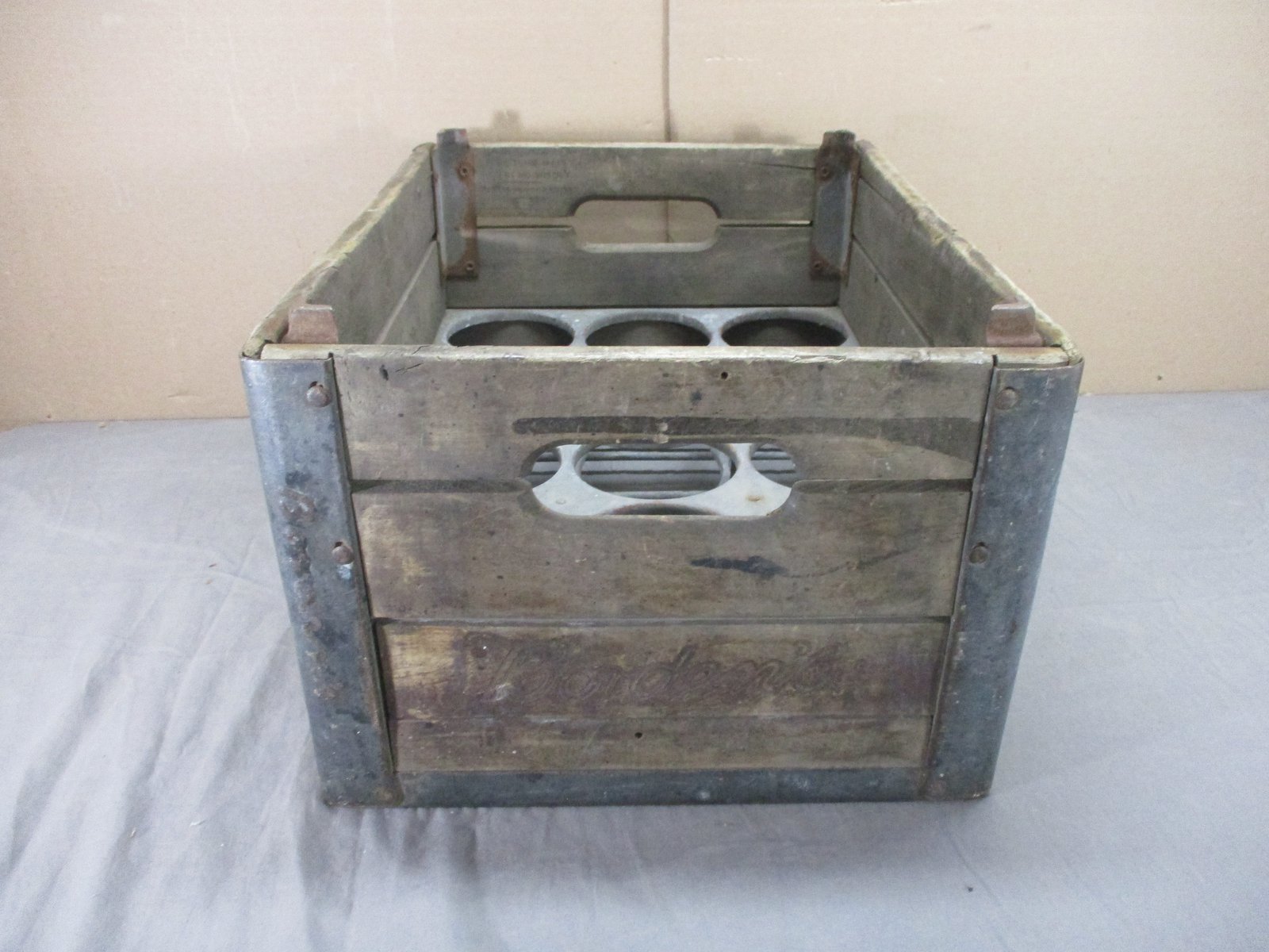 Vintage 1940's Borden's Dairy Wood & Metal Milk Crate Carrier