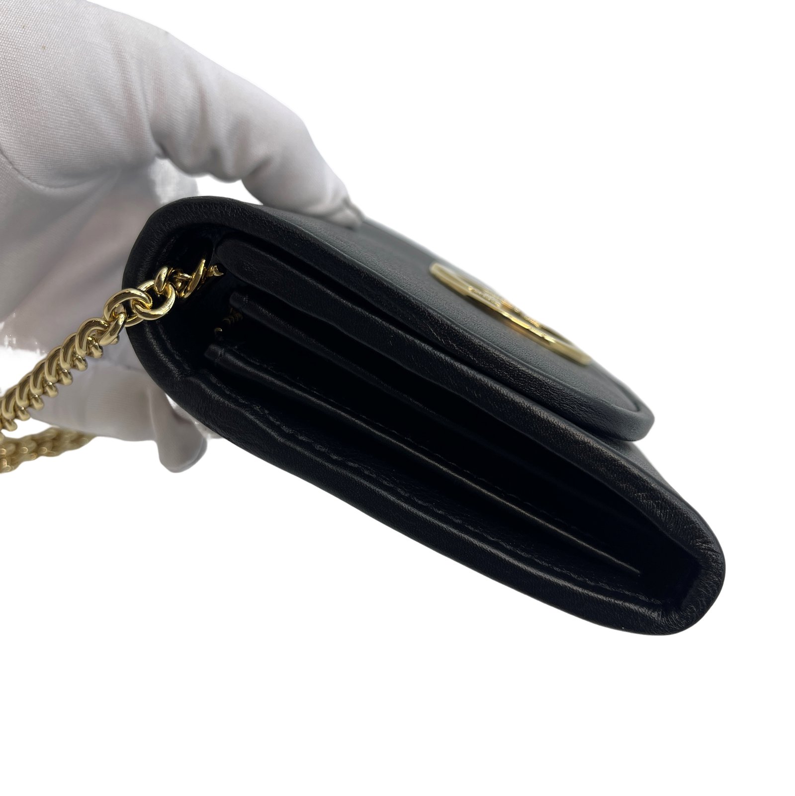 GUCCI ブロンディ チェーン ミニ ウォレット 725219 GUCCI グッチ ブロンディ ミディアムチェーンウォレット 725219
