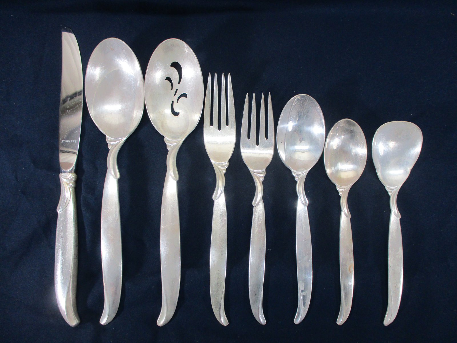 1947 Rogers Bros FLAIR 67 Piece Flatware Set International