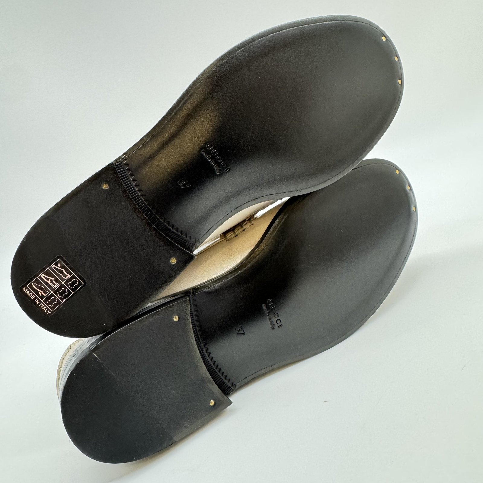 Authentic GUCCI Size:37 US:7 Logo Loafers 700036 White
