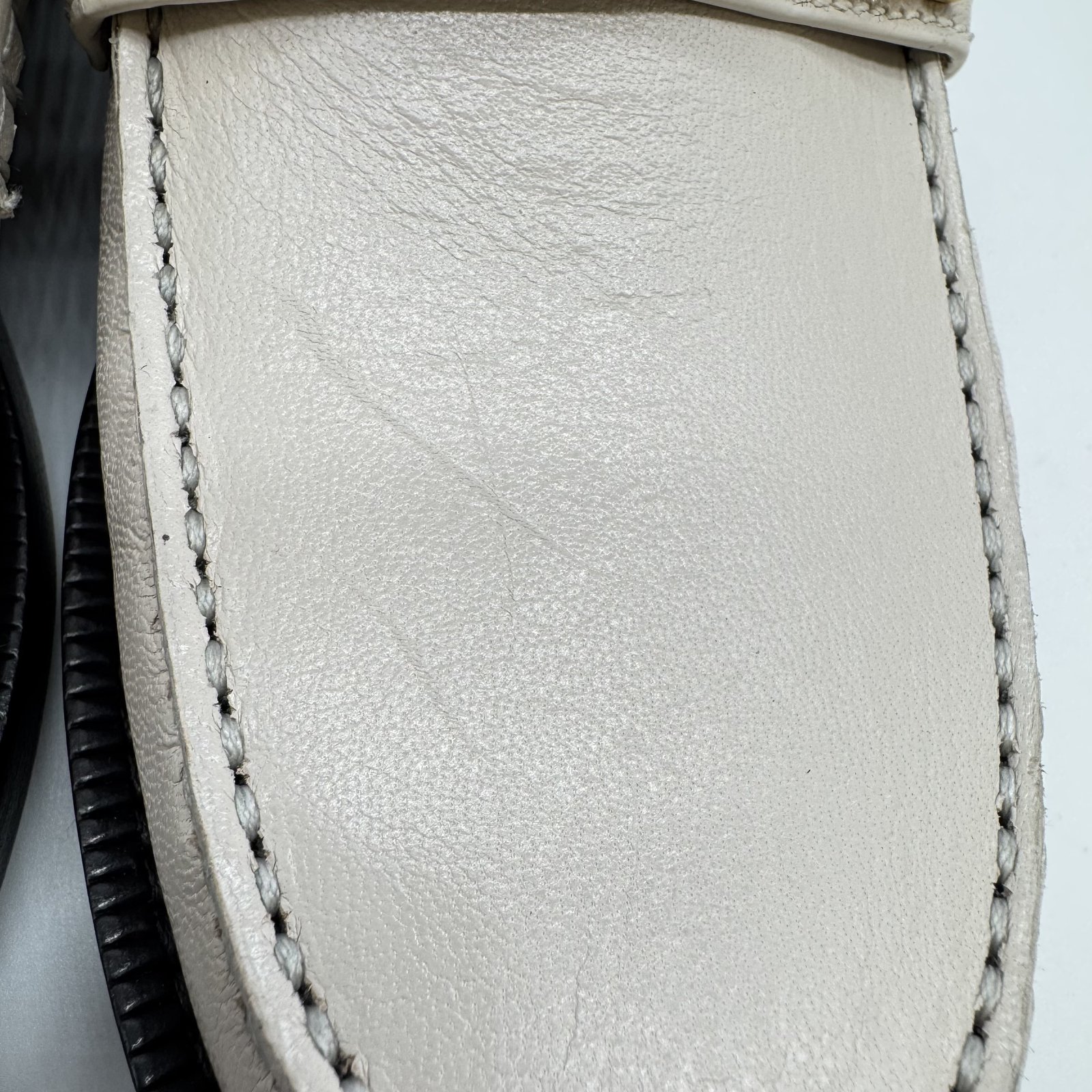 Authentic GUCCI Size:37 US:7 Logo Loafers 700036 White