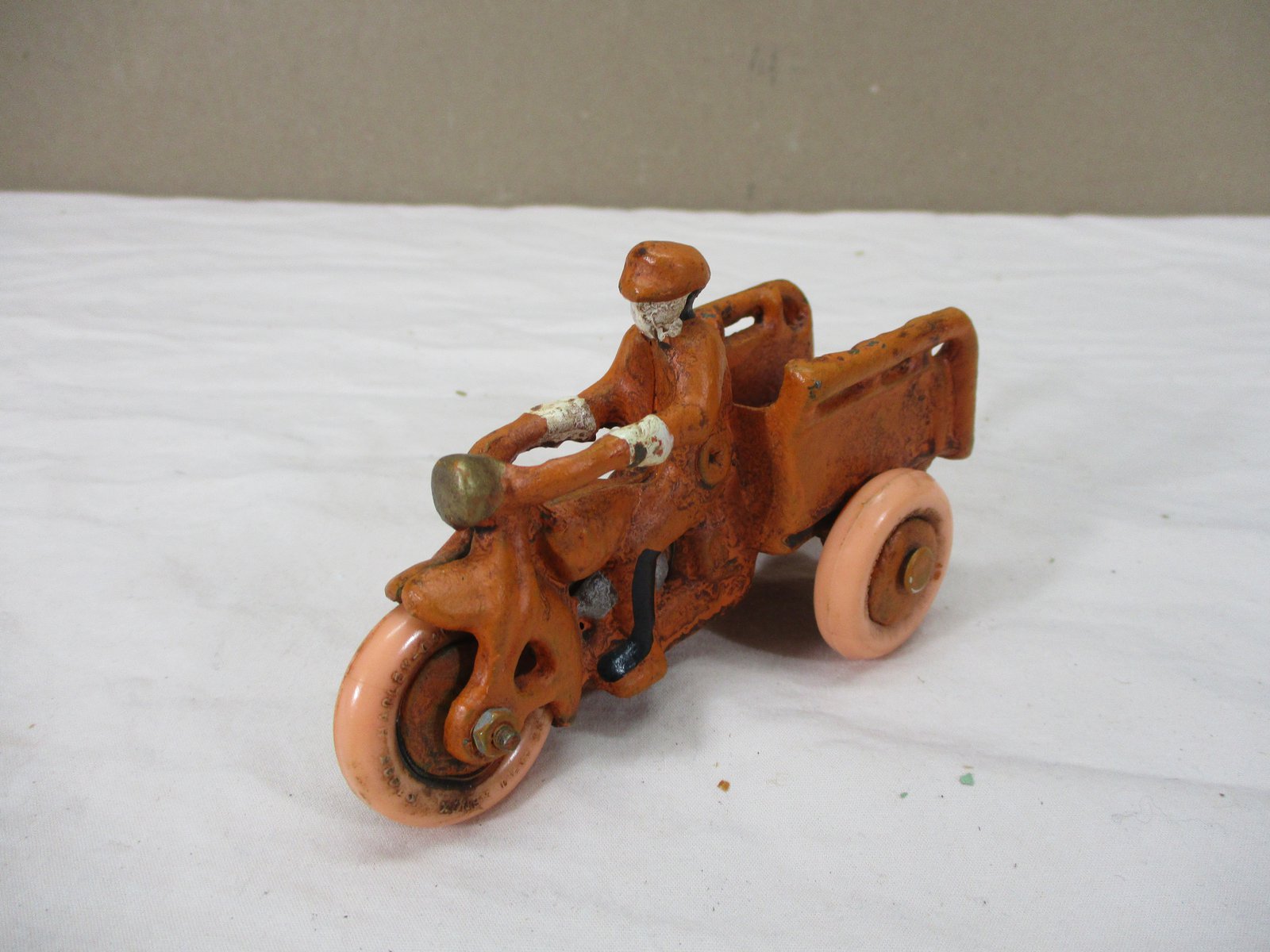 Hero　　　　　　　　　　　　　　　【Vintage】OLD BALLY Bally Hoo Pinball Machine - Vintage Arcade Superstore