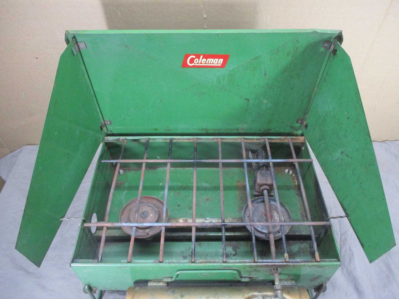 Vintage Coleman 425 Double Burner Portable Gas Camping Stove Has