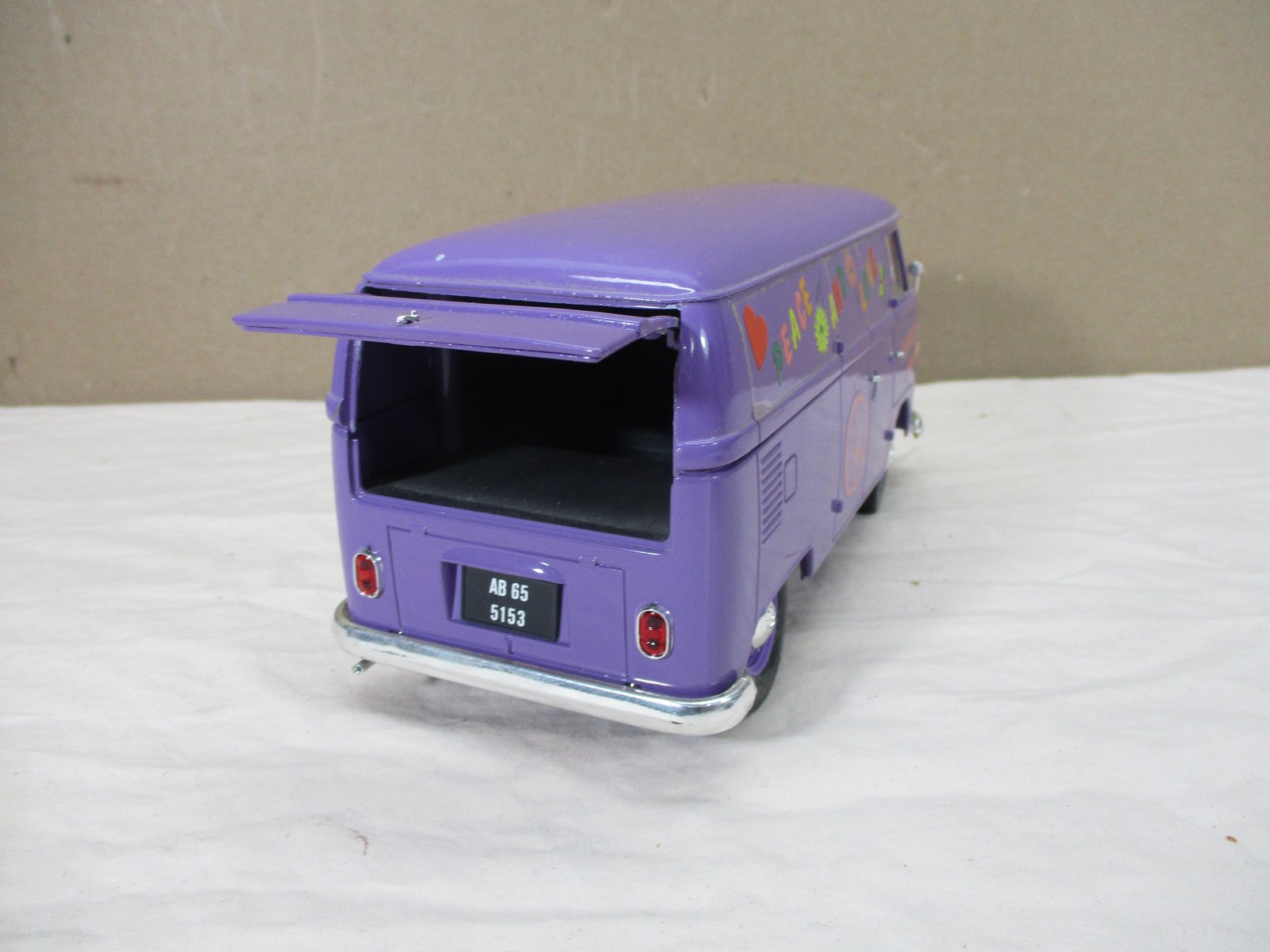 ミニカー VOLKSWAGEN COMBI VITRE 1966 SOLIDO 1:18 Solido VW Combi Vitre Bus '66 – Cameron's Model Cars