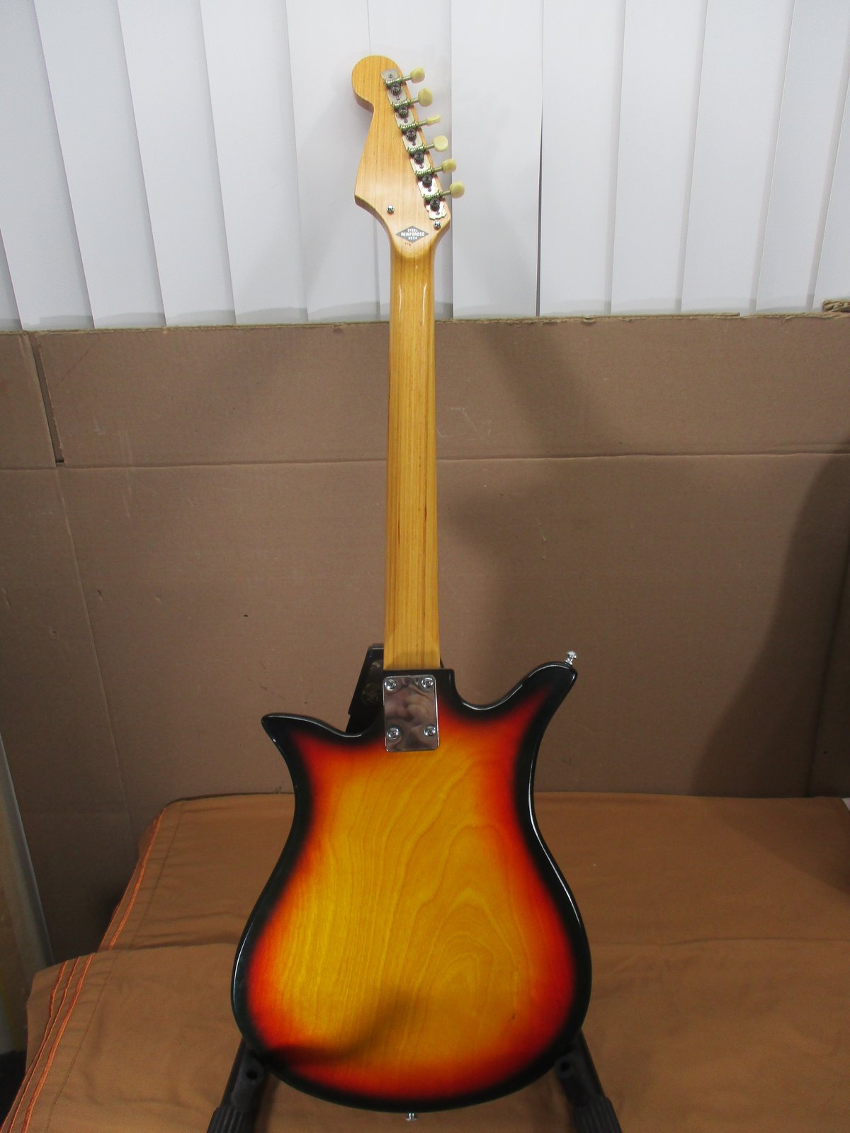 Vintage 1960-1970 Teisco Del Rey ET-200 6 String Guitar