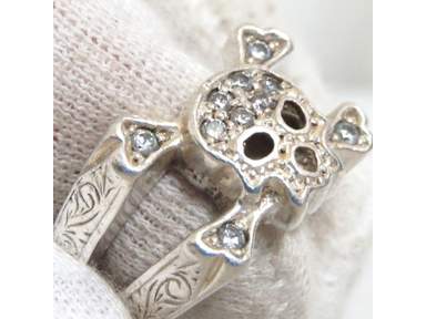 Loree Rodkin FLAT PAVE SKULL-CROSSED BONES Ring Sterling Silver