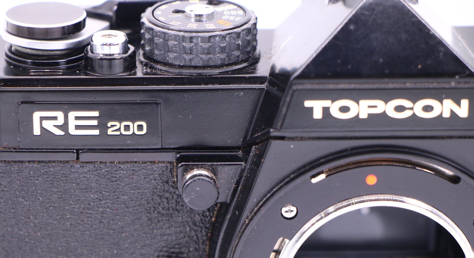 TOPCON RE200 一眼レフカメラ 135mm f2.8 レンズ付き Rare! BLACK TOPCON RE200 RE 200 SLR film camera RE. AUTO