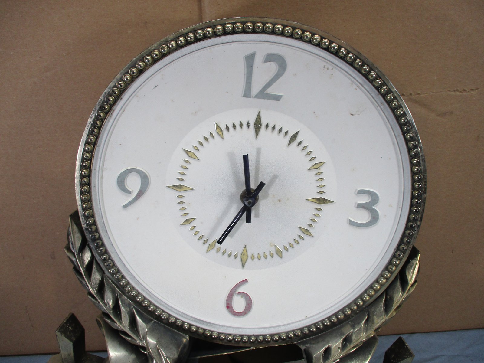 Vintage Schlitz Beer Lighted Wall Clock Bar Sign Advertisement