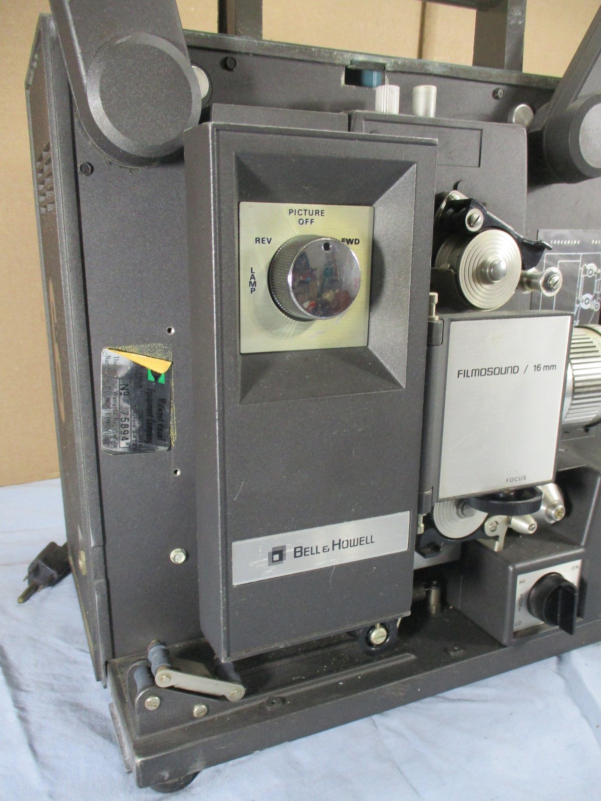 Bell&Howell ベル＆ハウエル 映写機 film sound BELL & HOWELL FILMSOUND 16MM PROJECTOR VINTAGE NEEDS SOUND