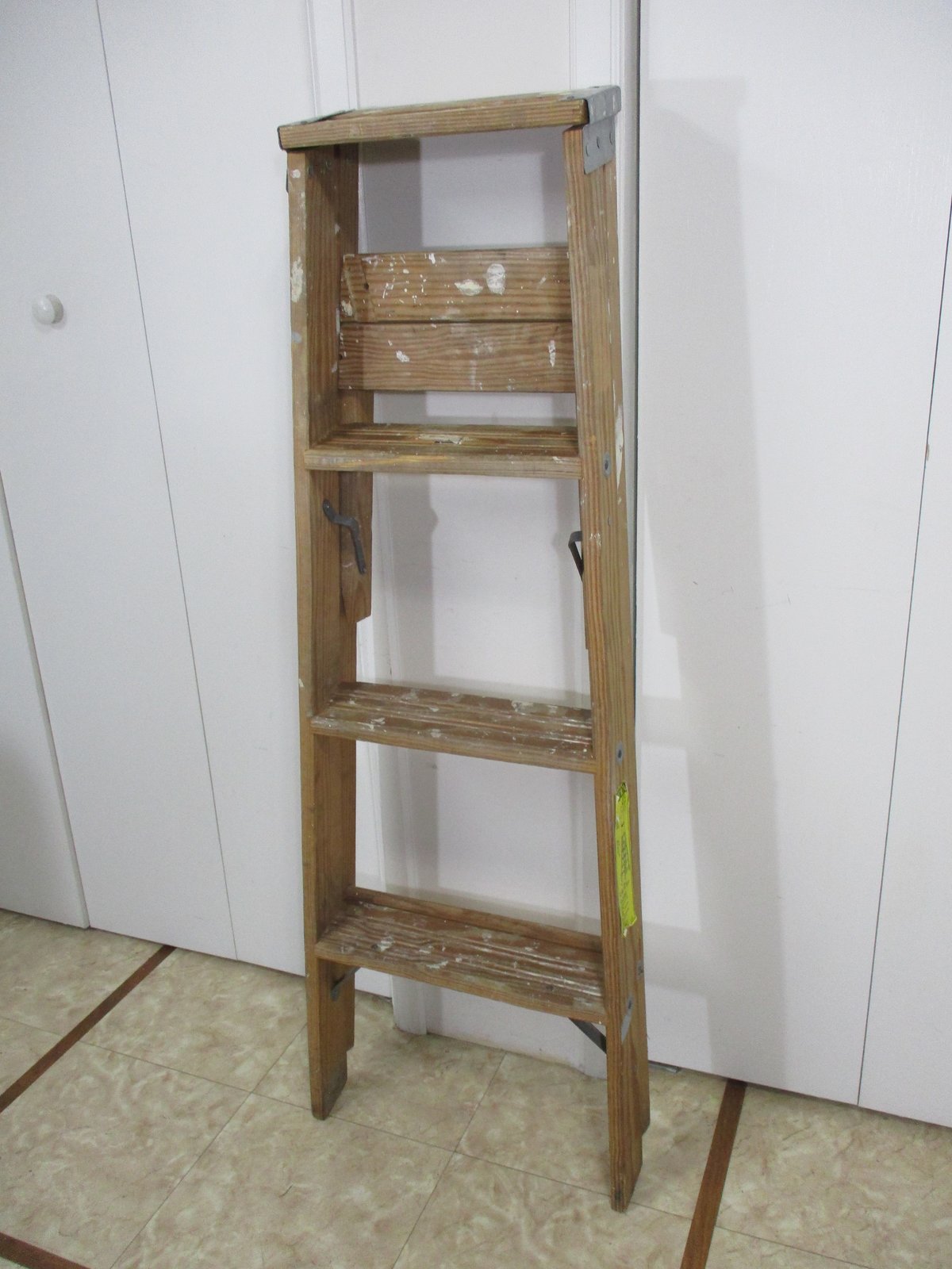 Vintage Wooden 4 Step Ladder Rustic Primitive Paint Plant Stand w