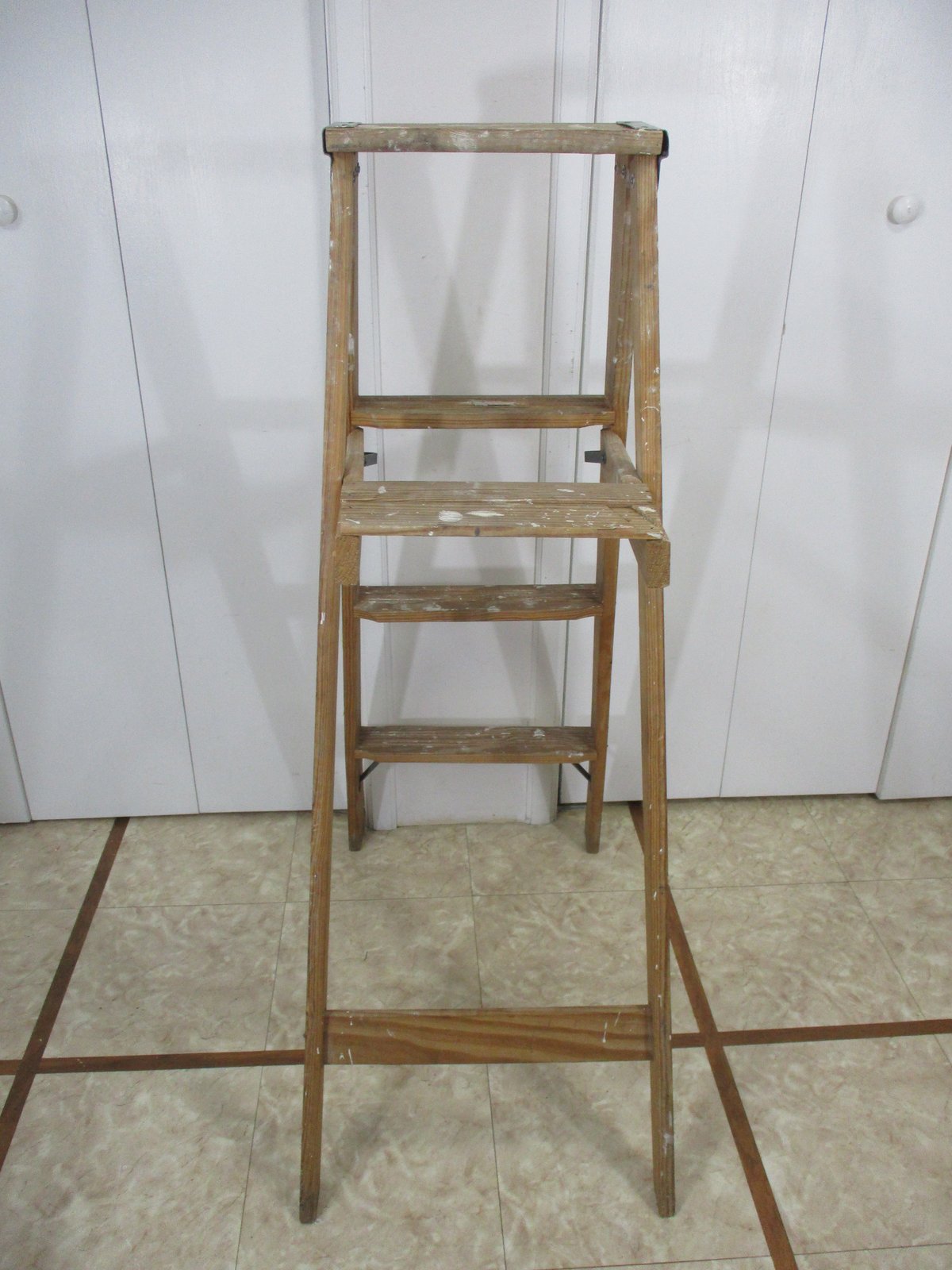 Vintage Wooden 4 Step Ladder Rustic Primitive Paint Plant Stand w