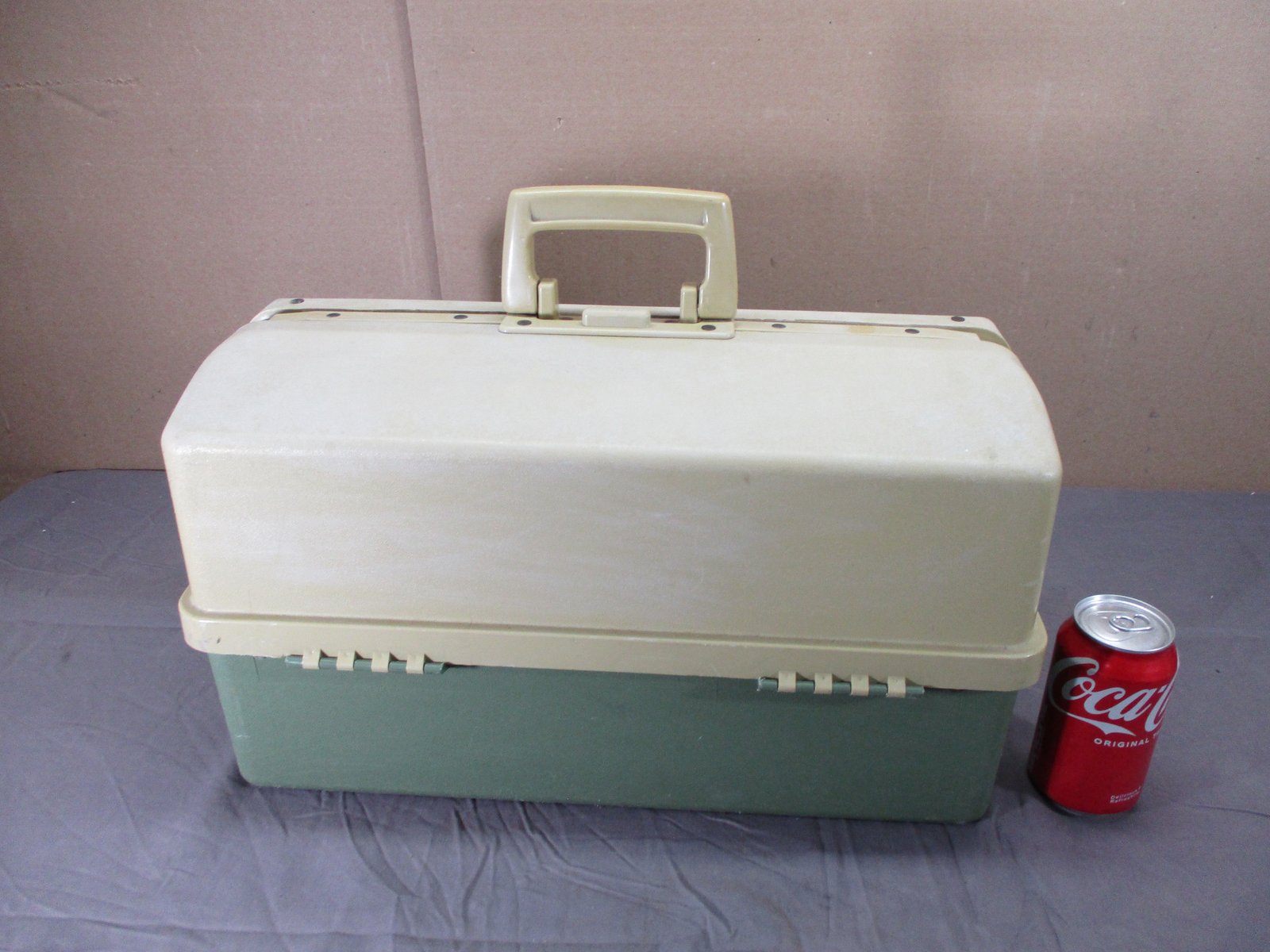 Vtg Plano 8600 Fishing Tackle Box w/ 6 Storage Tray Organizer