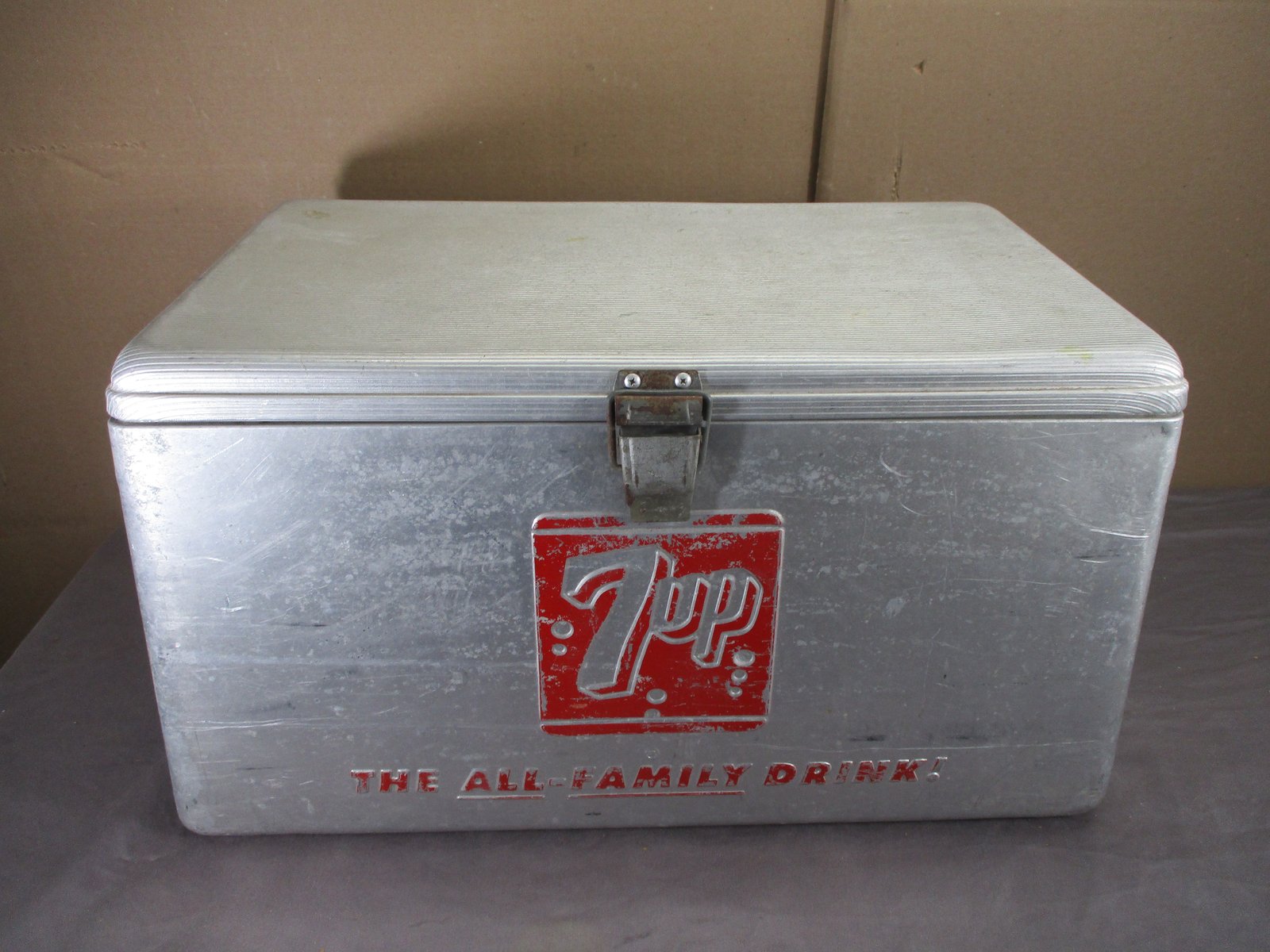 Vintage Original 7 UP Soda Pop Bubbles Aluminum Picnic Cooler Ice